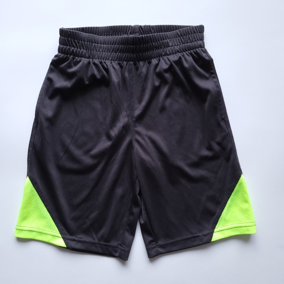 Kids Boys Size 5/6 Shorts - Picture 3 of 10